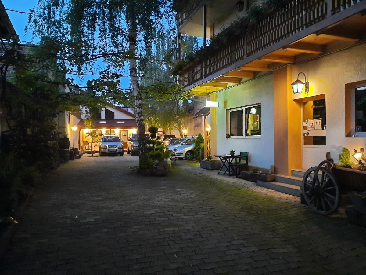 Korona Panzio Bed & Breakfast Odorheiu Secuiesc Exterior photo