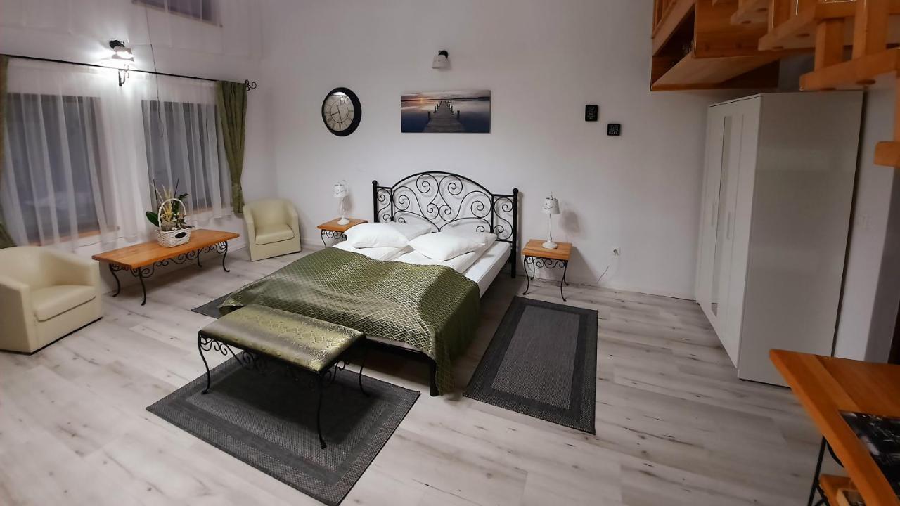 Korona Panzio Bed & Breakfast Odorheiu Secuiesc Exterior photo