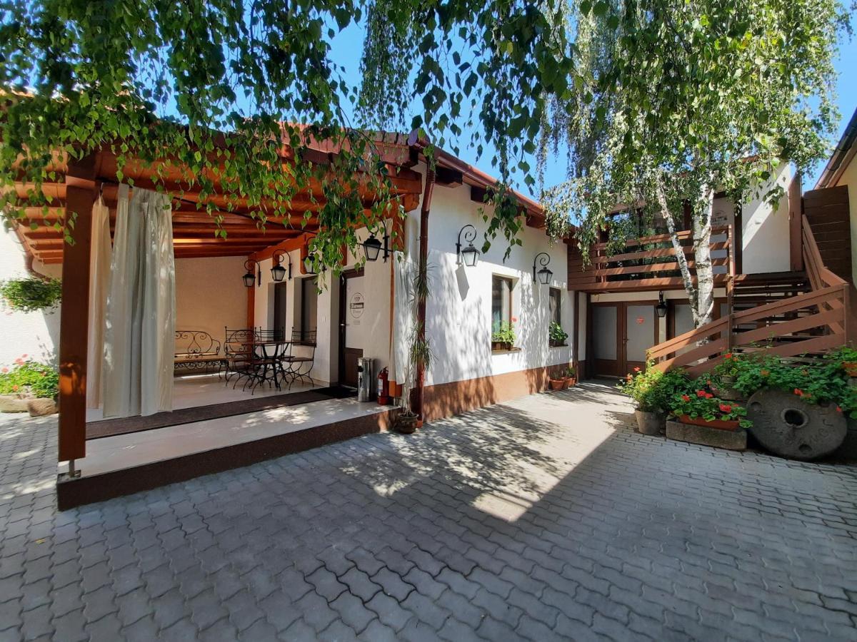 Korona Panzio Bed & Breakfast Odorheiu Secuiesc Exterior photo