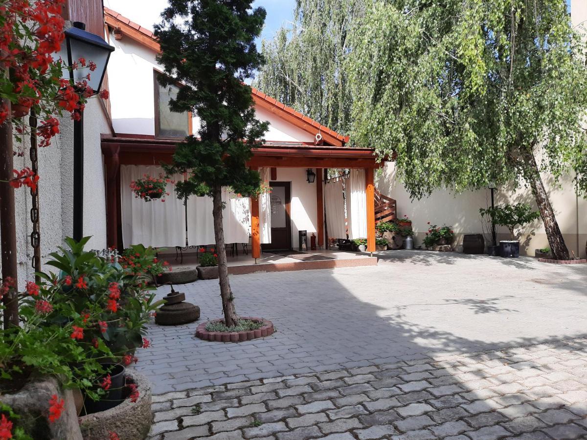 Korona Panzio Bed & Breakfast Odorheiu Secuiesc Exterior photo