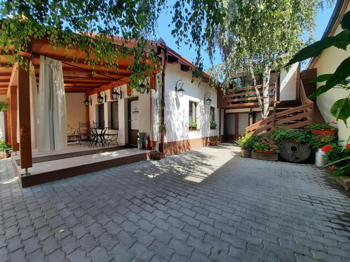 Korona Panzio Bed & Breakfast Odorheiu Secuiesc Exterior photo