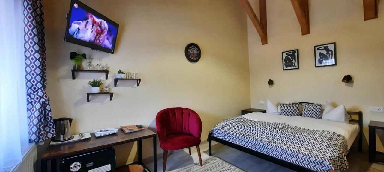 Korona Panzio Bed & Breakfast Odorheiu Secuiesc Exterior photo