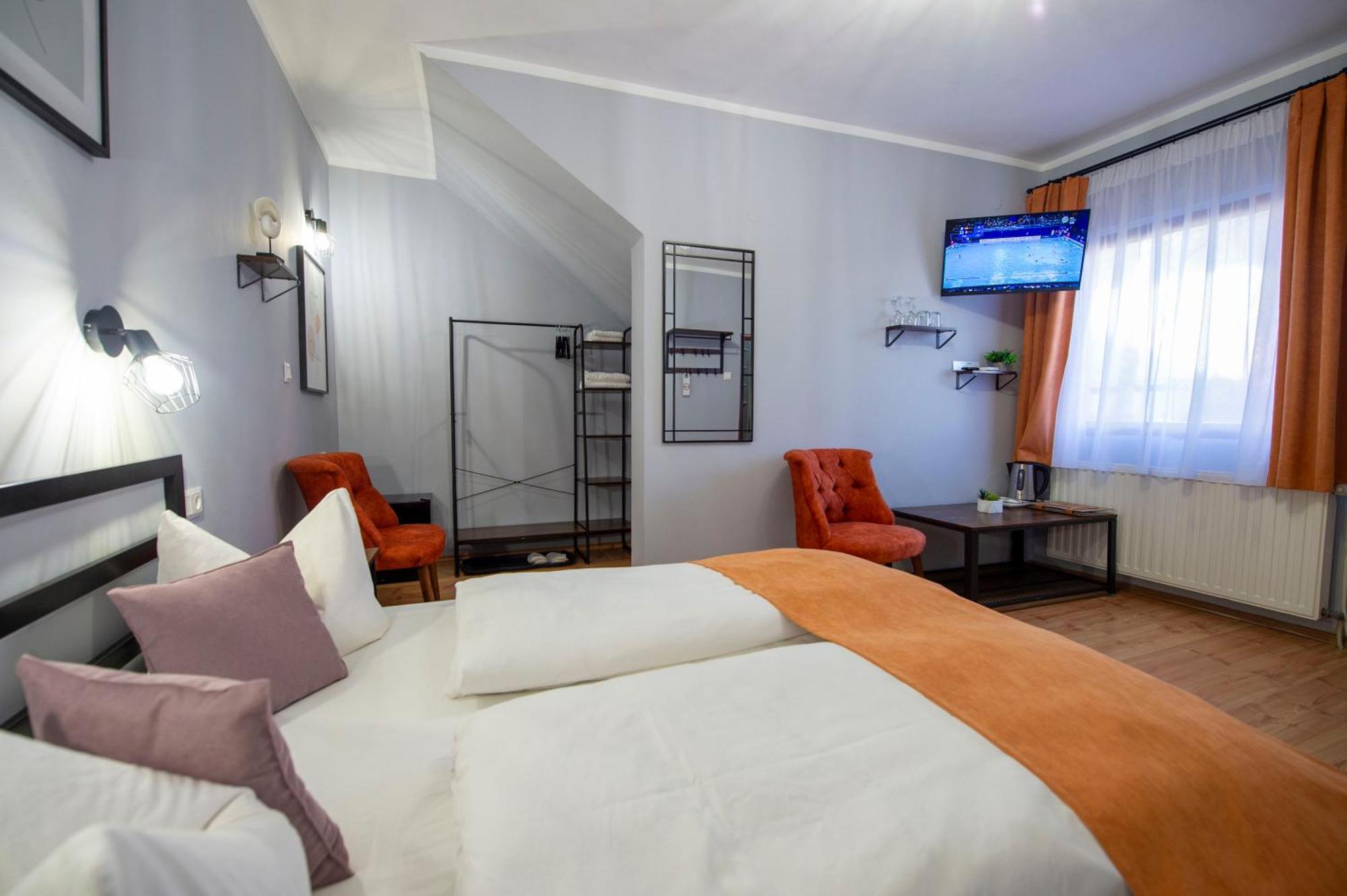 Korona Panzio Bed & Breakfast Odorheiu Secuiesc Exterior photo